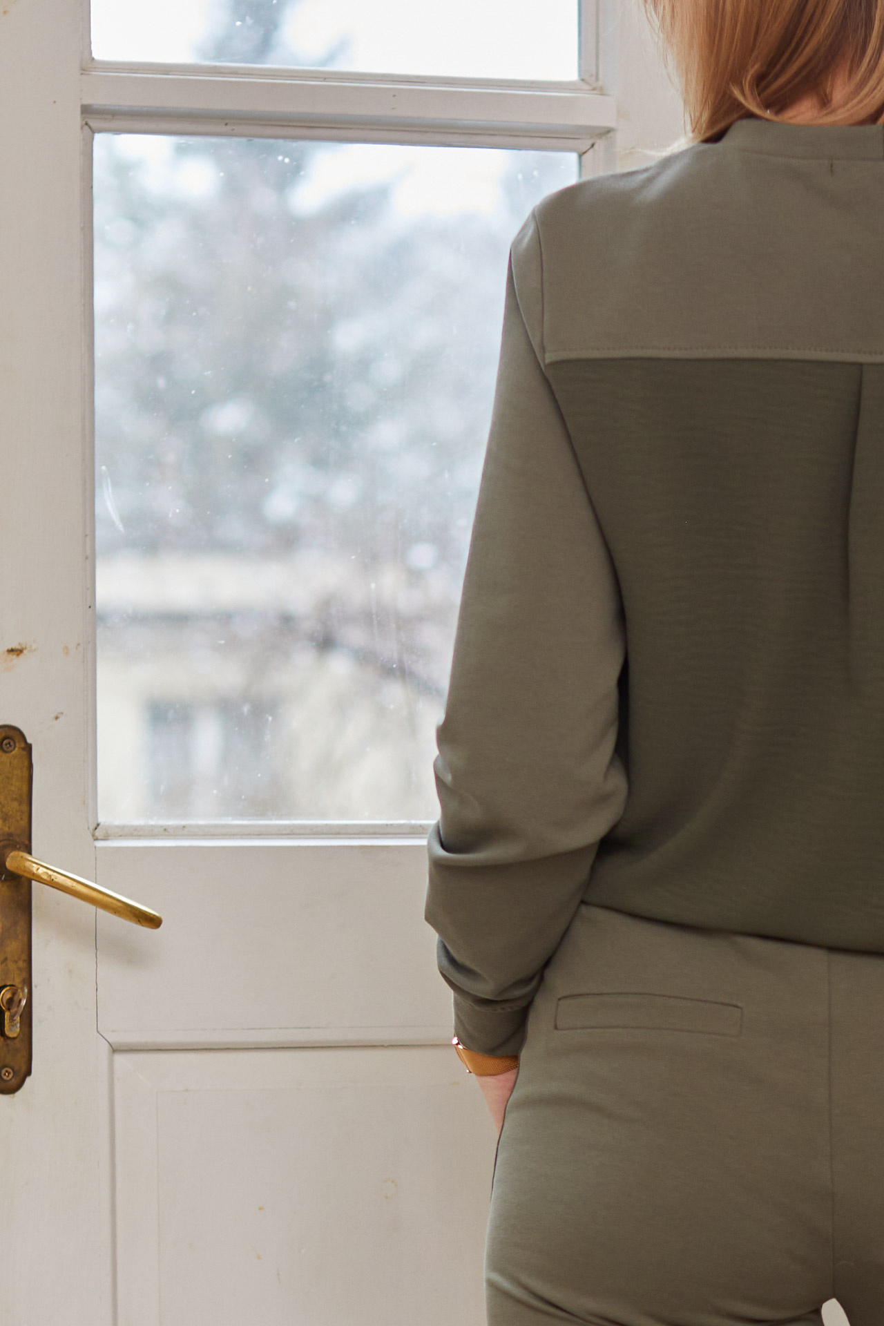 Komplet dresowy z łączonych tkanin, bluza + spodnie z lampasem