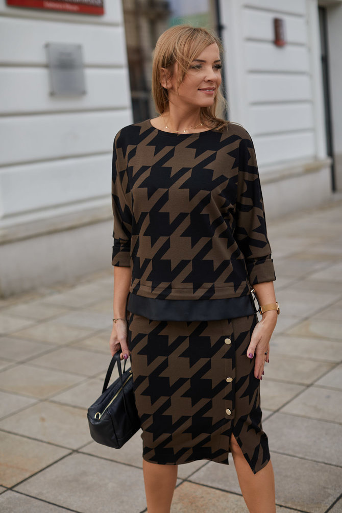 Kobiecy dzianinowy komplet bluza + spódnica wzór pepitka