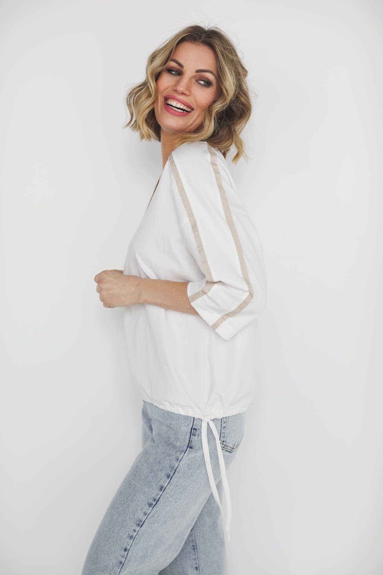 Bawełniana bluzka z beżowymi lampasami