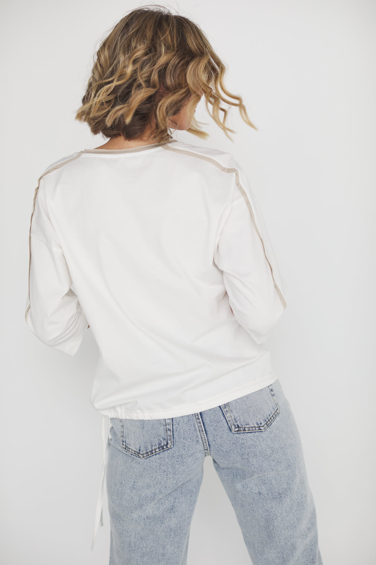 Bawełniana bluzka z beżowymi lampasami