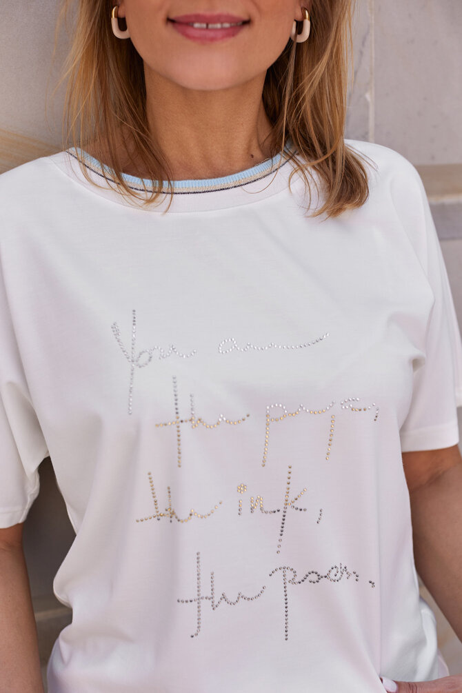 Sportowo elegancka bluzka z cyrkoniami i ozdobnym ściągaczem